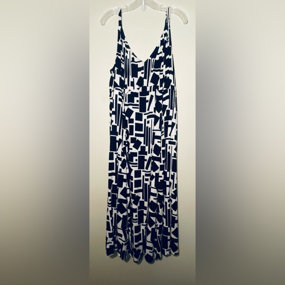 Torrid Black and White Abstract Midi Dress Size 3 - Picture 10 of 11